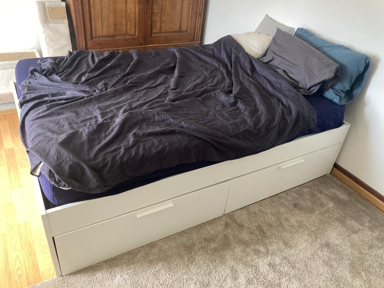 Brimnes met 4 handige schuiven, Huis en Inrichting, Slaapkamer | Bedden, Ophalen, Zo goed als nieuw, 140 cm, Verstelbaar