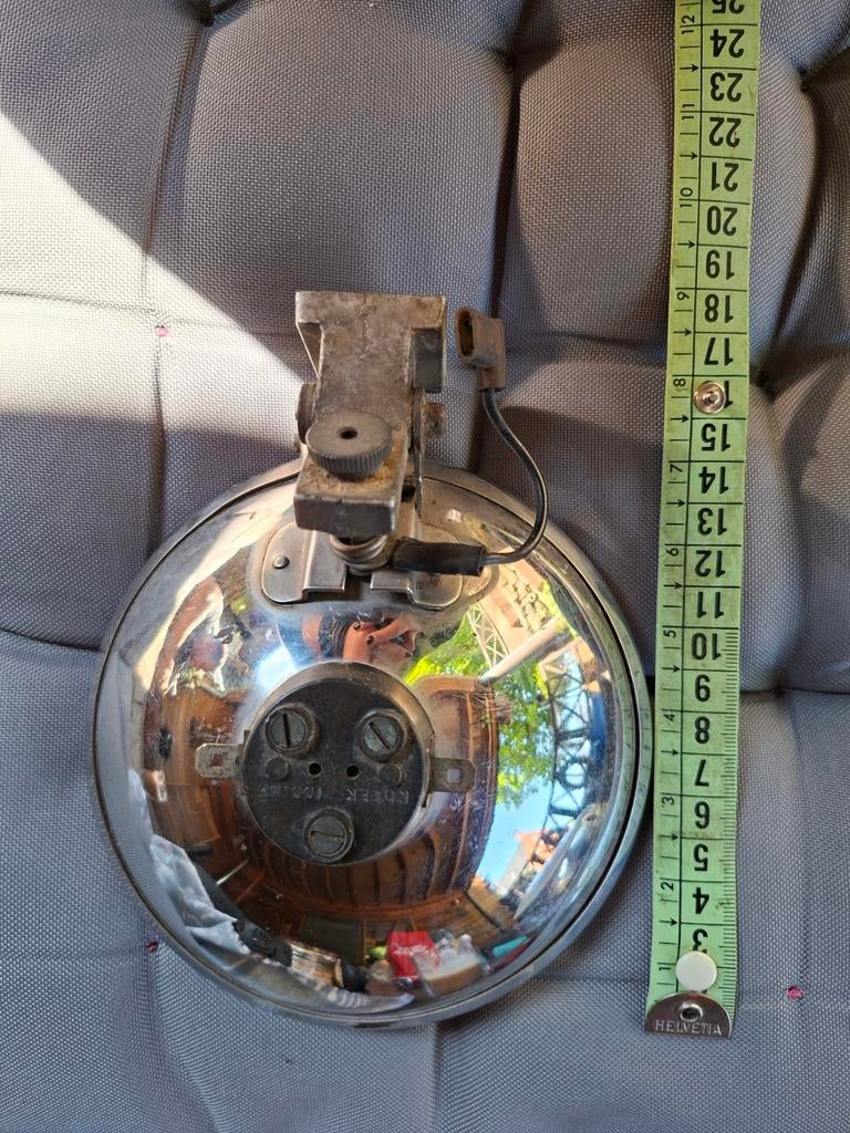 Ancien phare voiture Notek England nearlite