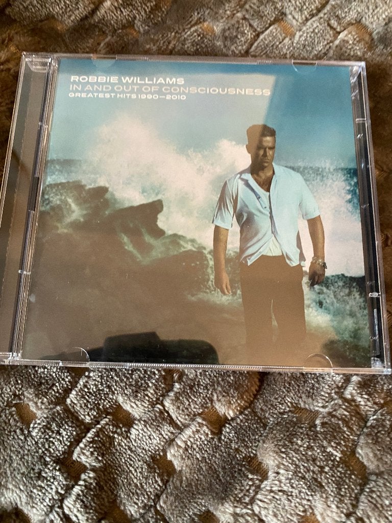 Robbie Williams Greatest Hits 1990-2010 dubbelcd, Cd's en Dvd's, Pop, Ophalen of Verzenden, Zo goed als nieuw, Inclusief boekje