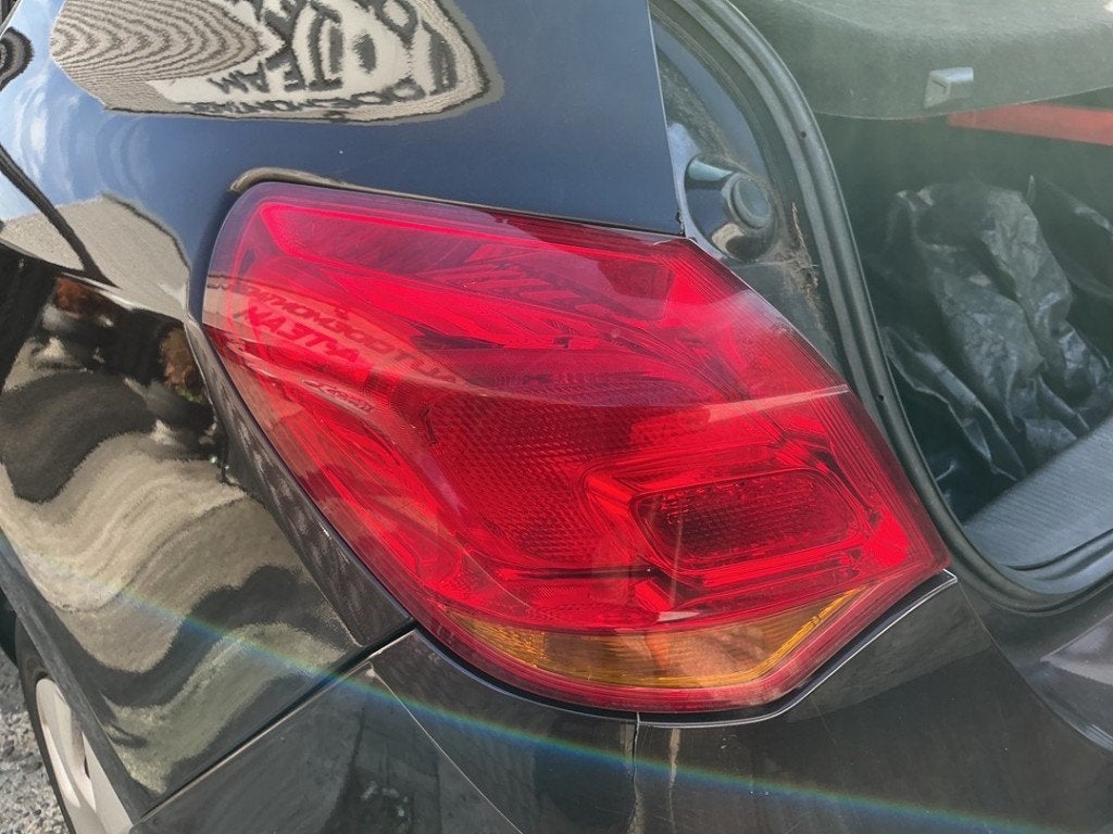 FEU ARRIÈRE GAUCHE Opel Astra J (PC6 / PD6 / PE6 / PF6), Opel, Opel Automobile GmbH, Utilisé, Kontakt-opel@opel.com