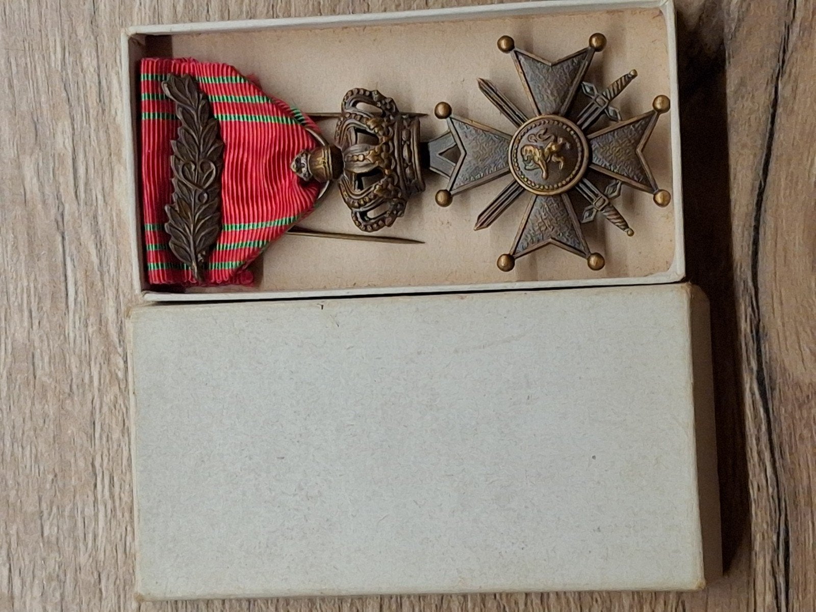 Médaille de la Croix de guerre belge 1914-1918, Collections, Envoi