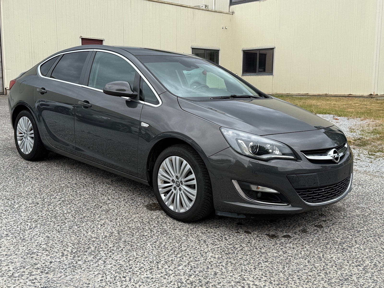 Opel Astra 1.4i Cosmo Sedan!!! 100.000 km!!!, Voorwielaandrijving, Zwart, 4 cilinders, Bedrijf