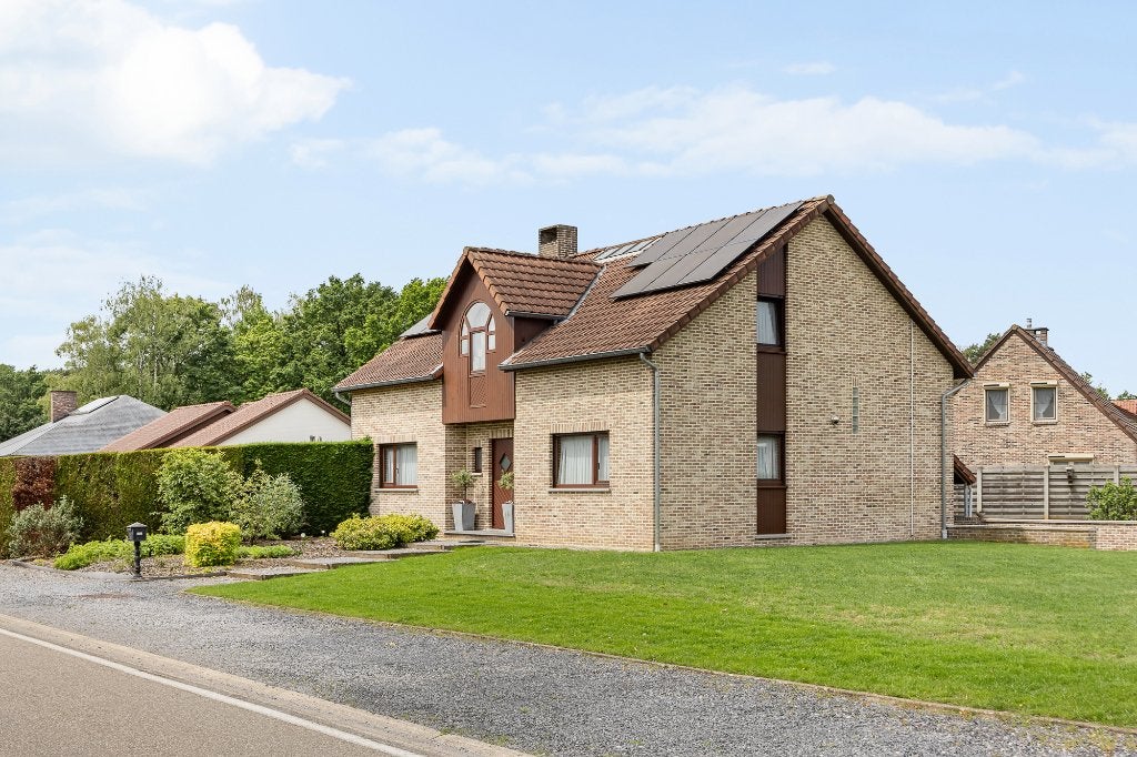 Huis Te Koop - 4slp - 14a04ca -  190m² bewoonbaar opp, 1000 tot 1500 m², Vrijstaande woning, 236 kWh/m²/jaar, Verkoop zonder makelaar