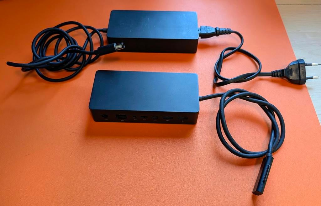 Microsoft Surface Dock, Computers en Software