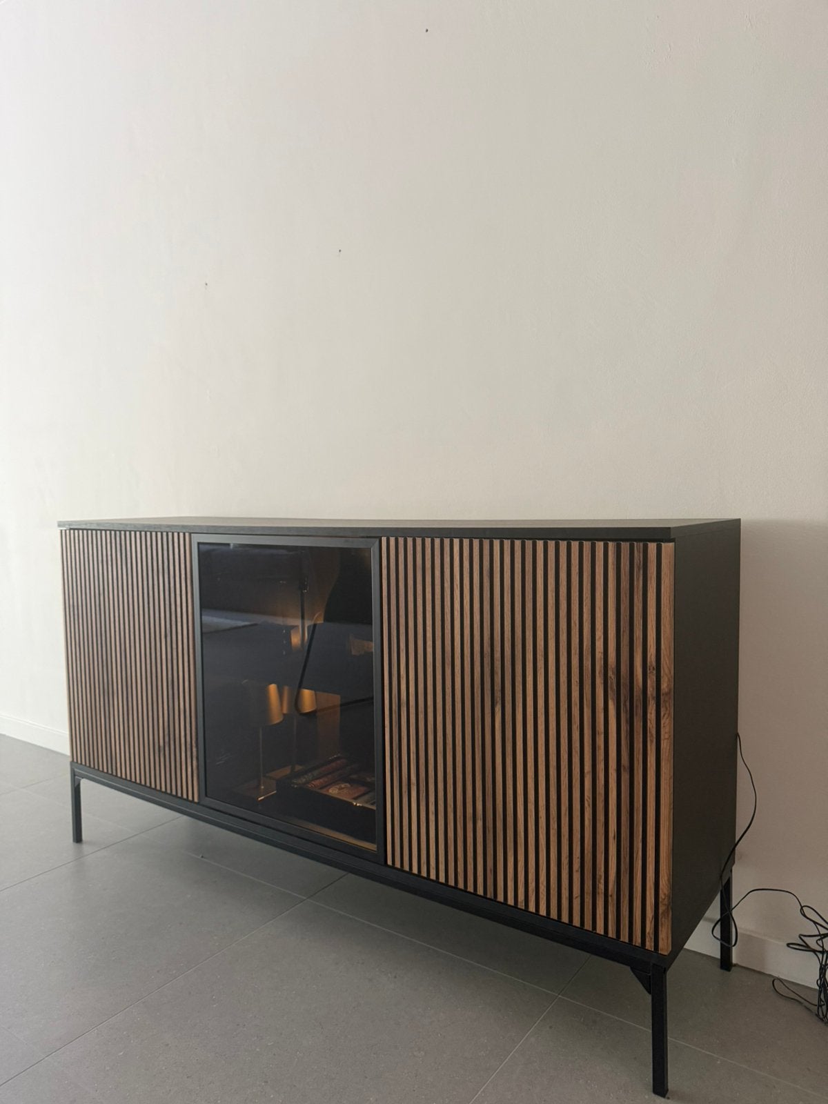 Dressoir hout met verlichting, Huis en Inrichting, Ophalen, 100 tot 150 cm, Teakhout, Zo goed als nieuw