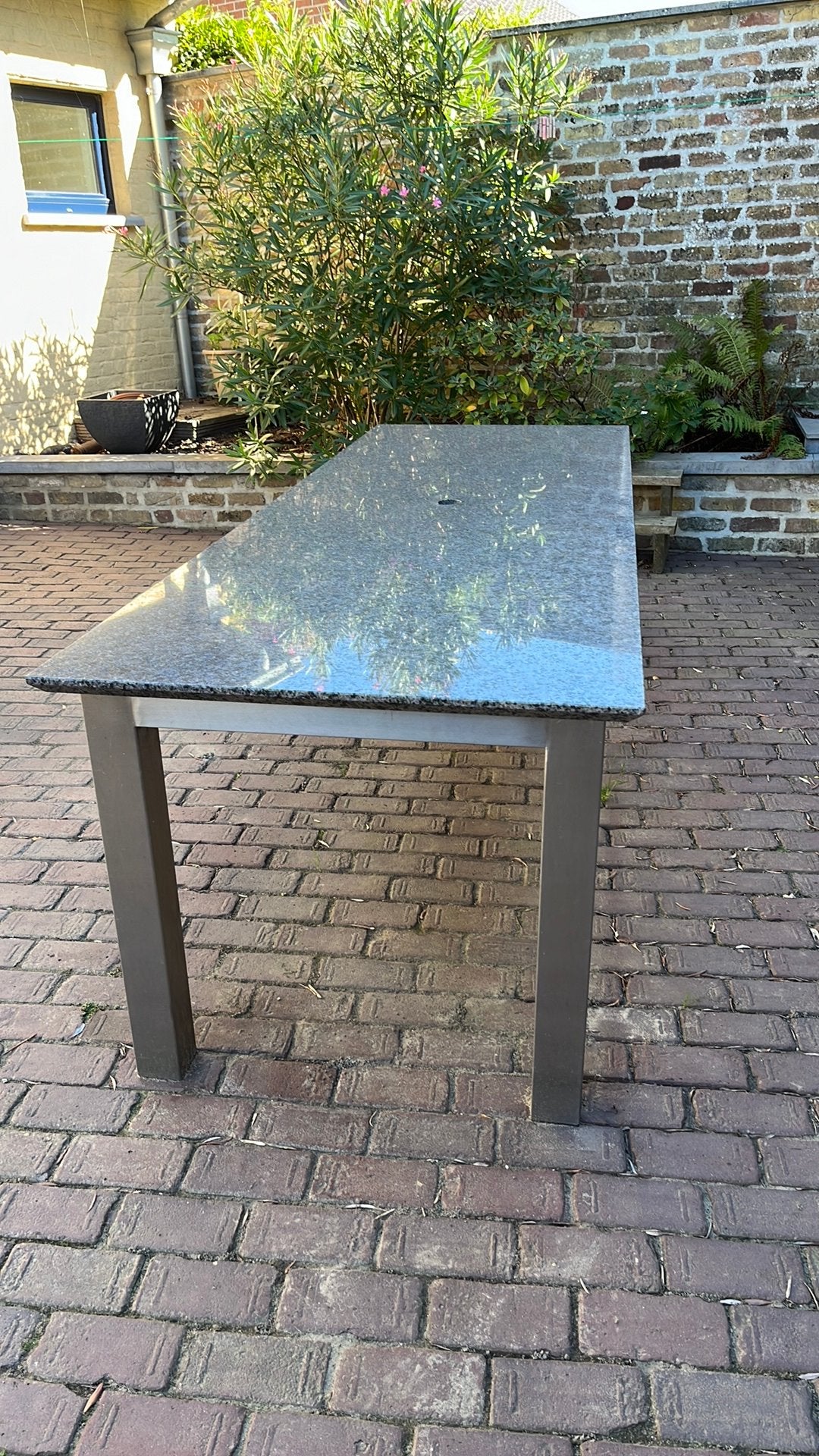 Inox tuintafel met graniet bovenblad, Tuin en Terras, Ophalen, Gebruikt, Rechthoekig, Overige materialen