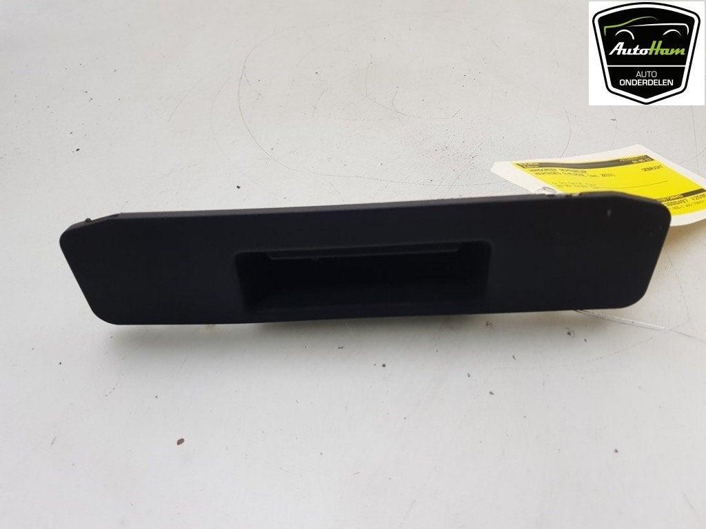 POIGNEE COFFRE / HAYON ARRIERE A (W176) (|A1667500493|), Utilisé, Mercedes-Benz