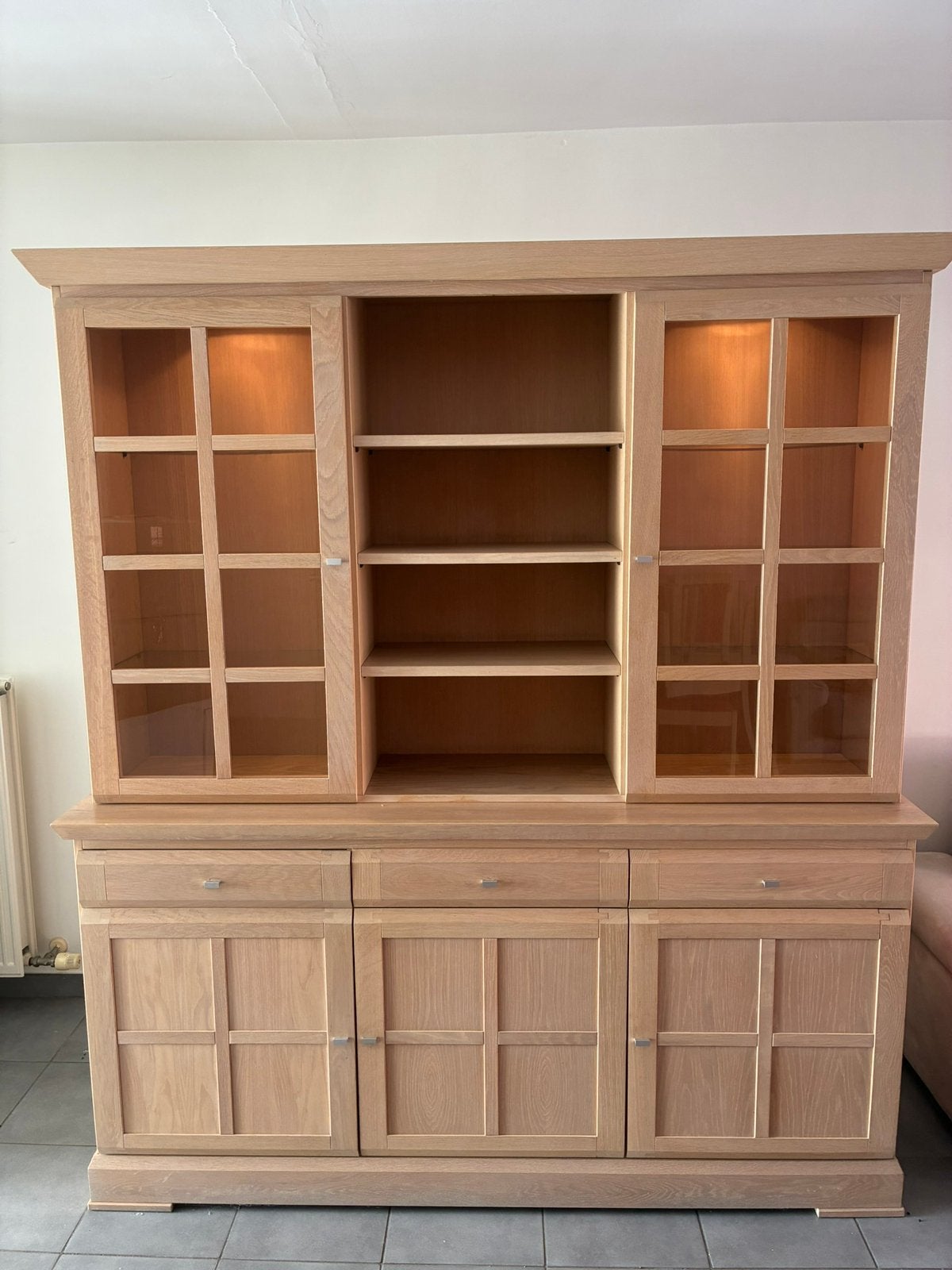 Landelijke vitrine ( NIEUWSTAAT), Huis en Inrichting, Ophalen, Zo goed als nieuw