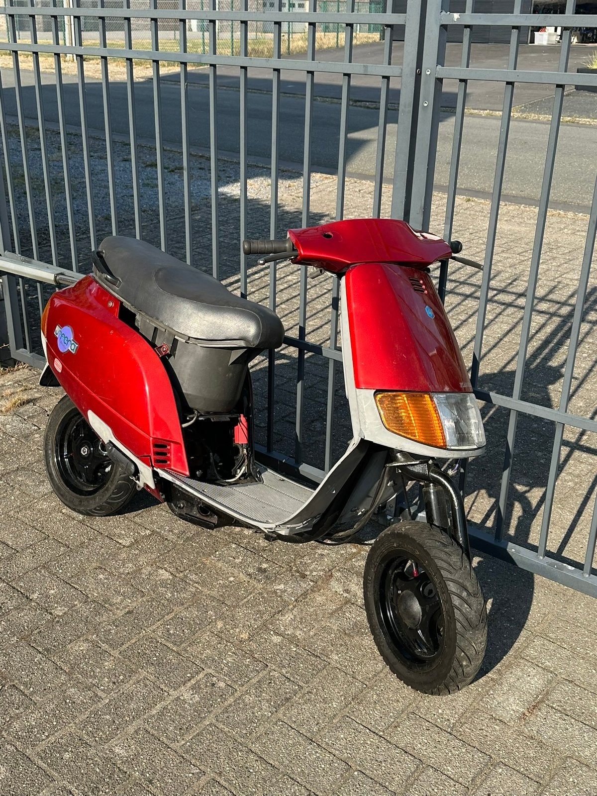 Piaggio sfera 2 takt 50cc, Fietsen en Brommers, Scooters | Piaggio, Ophalen, Zo goed als nieuw