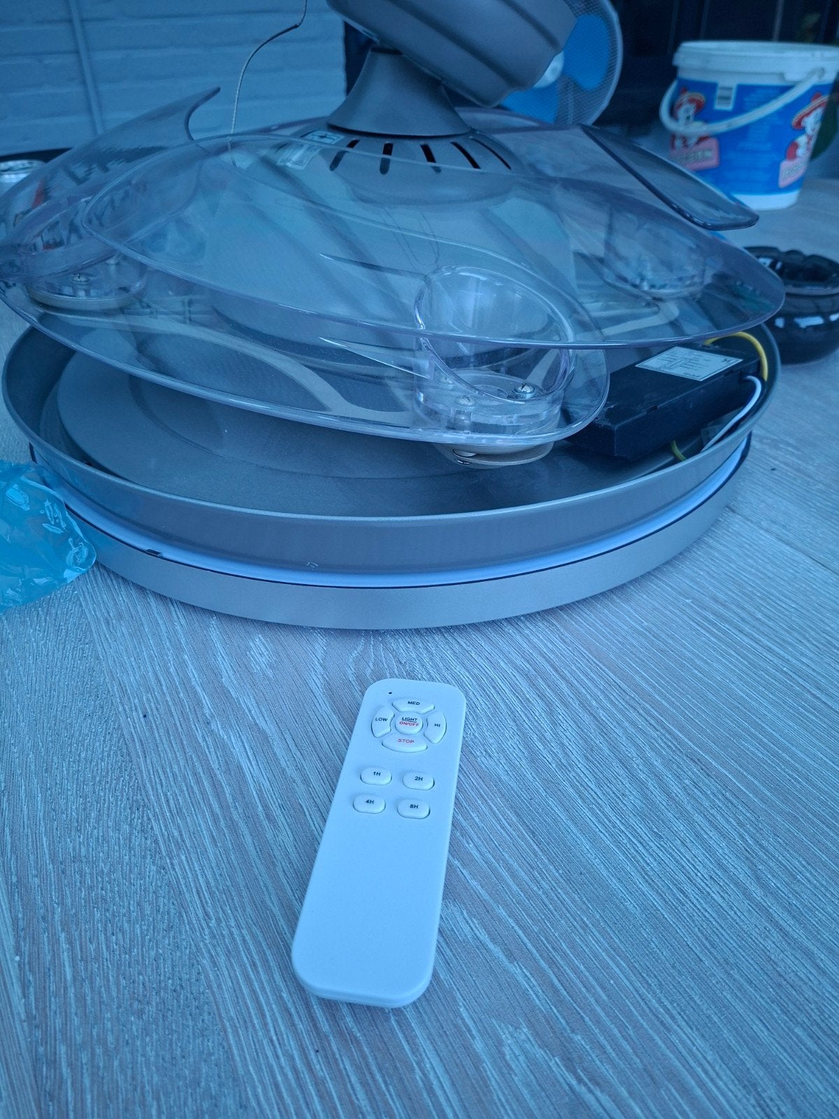2St plafond ventilator met inklapbare vleugels met led lamp, Ophalen