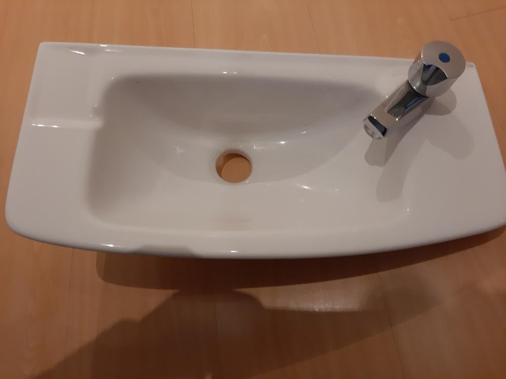 Lavabo pour WC avec robinet longueur : 50 cm, largeur : 22 c, Bricolage & Construction, Enlèvement, Robinet