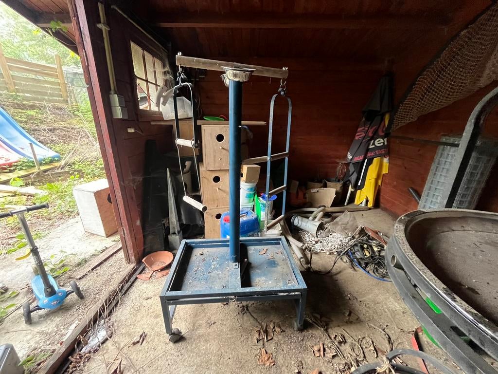 Pied pour perroquet, Enlèvement, Utilisé