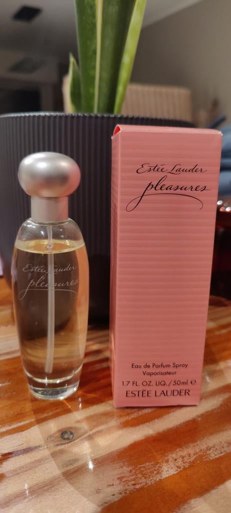 Parfum Estée Lauder - Pleasures 50ml, Handtassen en Accessoires, Uiterlijk | Parfum, Ophalen, Nieuw