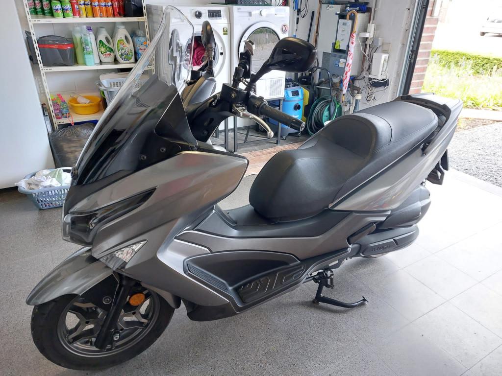 KYMCO X-Town 125cc, Fietsen en Brommers, Ophalen, Overige modellen, 125 cc, Zo goed als nieuw