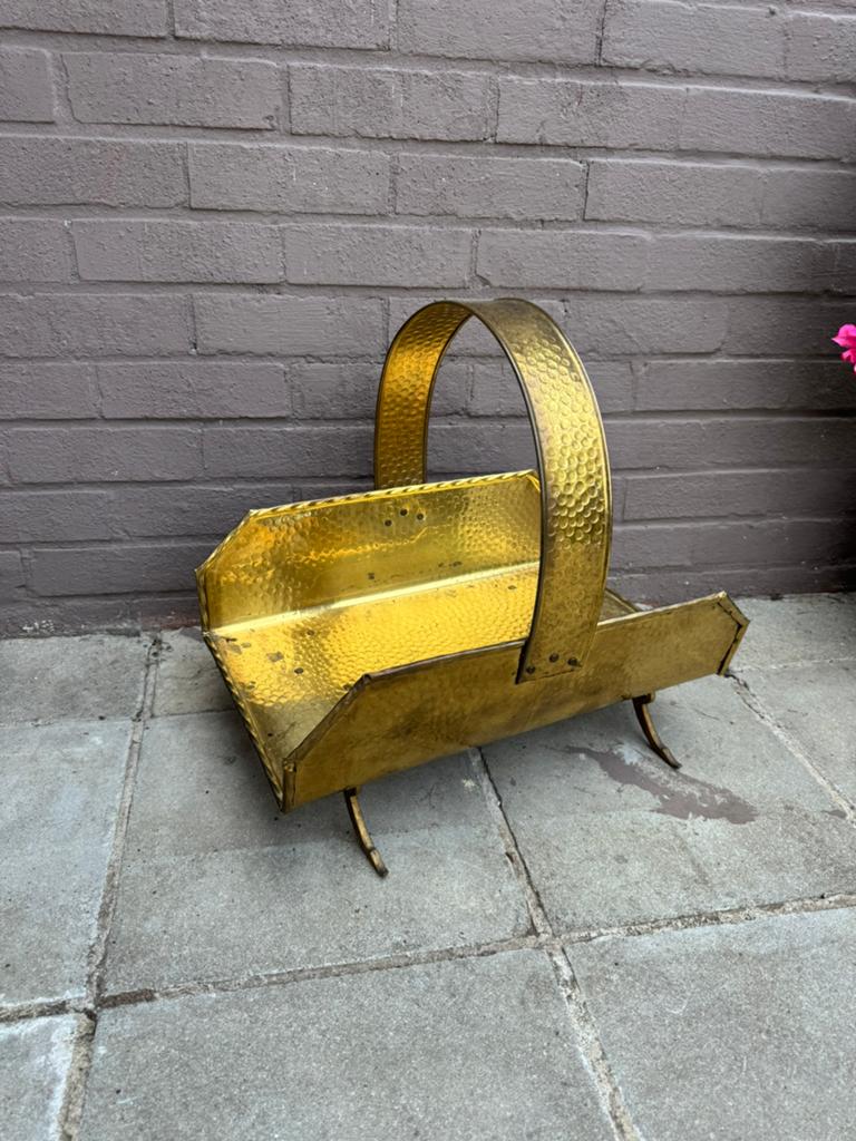 Vintage messing houtmand / haardhoutrek – hammered brass, Ophalen