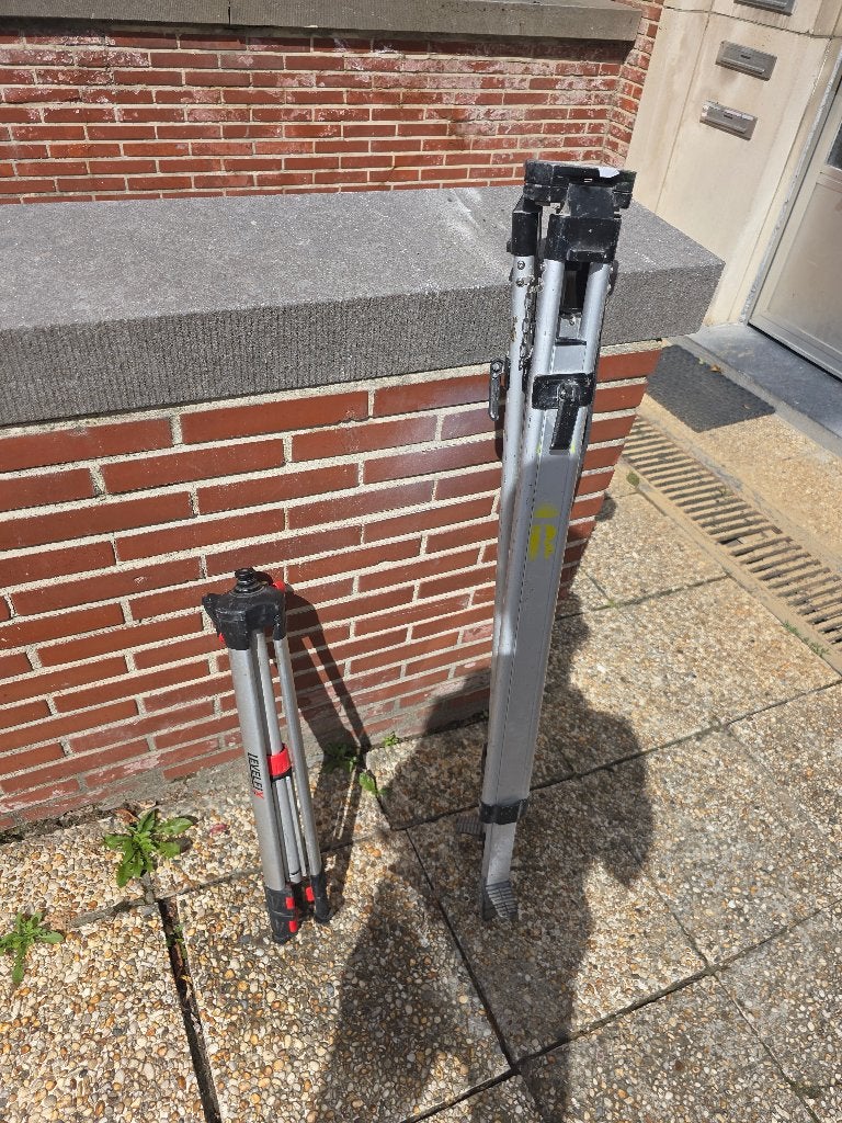 2 laserstatieven, Ophalen, Zo goed als nieuw, Laser