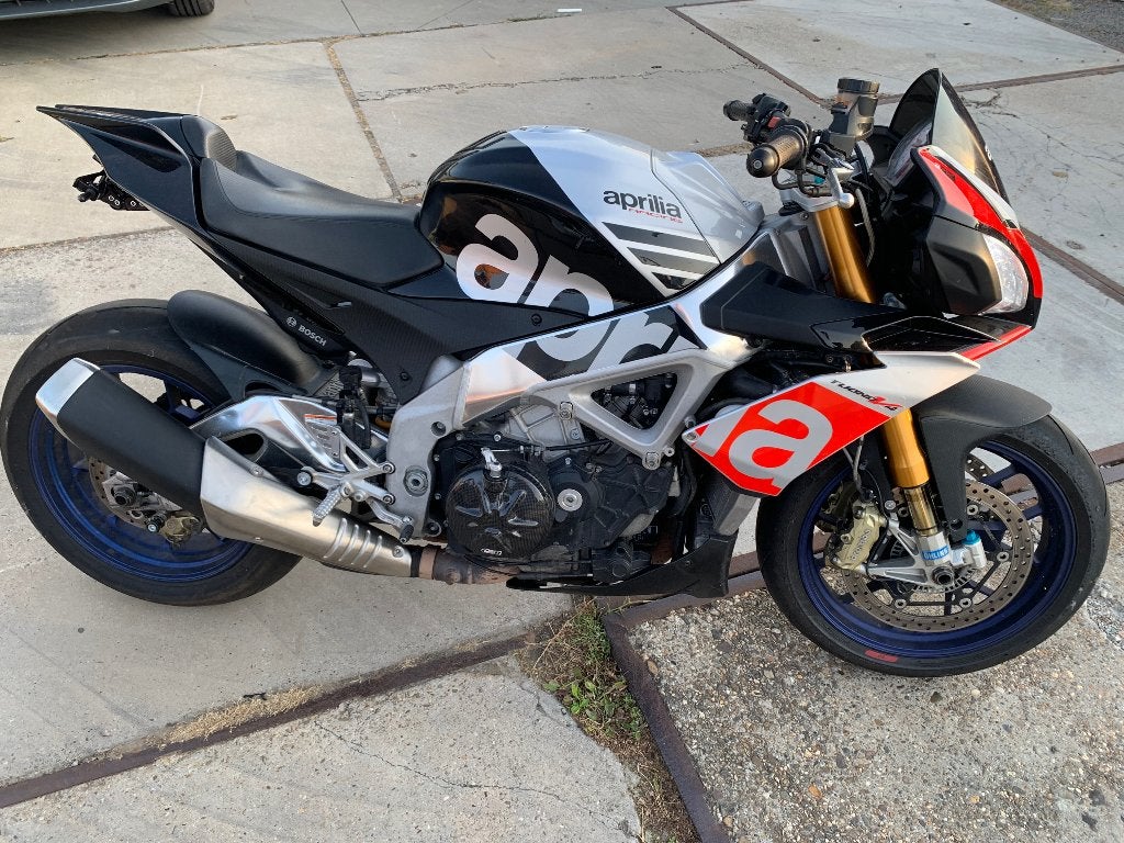 Aprilia Tuono V4 1100 Factory 2016, Motoren, 1099 cc, 4 cilinders, Motorrijbewijs A, Gebruikt