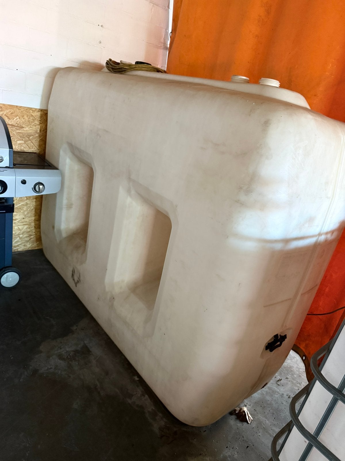 GROTE KUNSTSTOF OPSLAGTANK 2.500 LITER, 150 liter of meer, Ophalen of Verzenden, Zo goed als nieuw, Kunststof