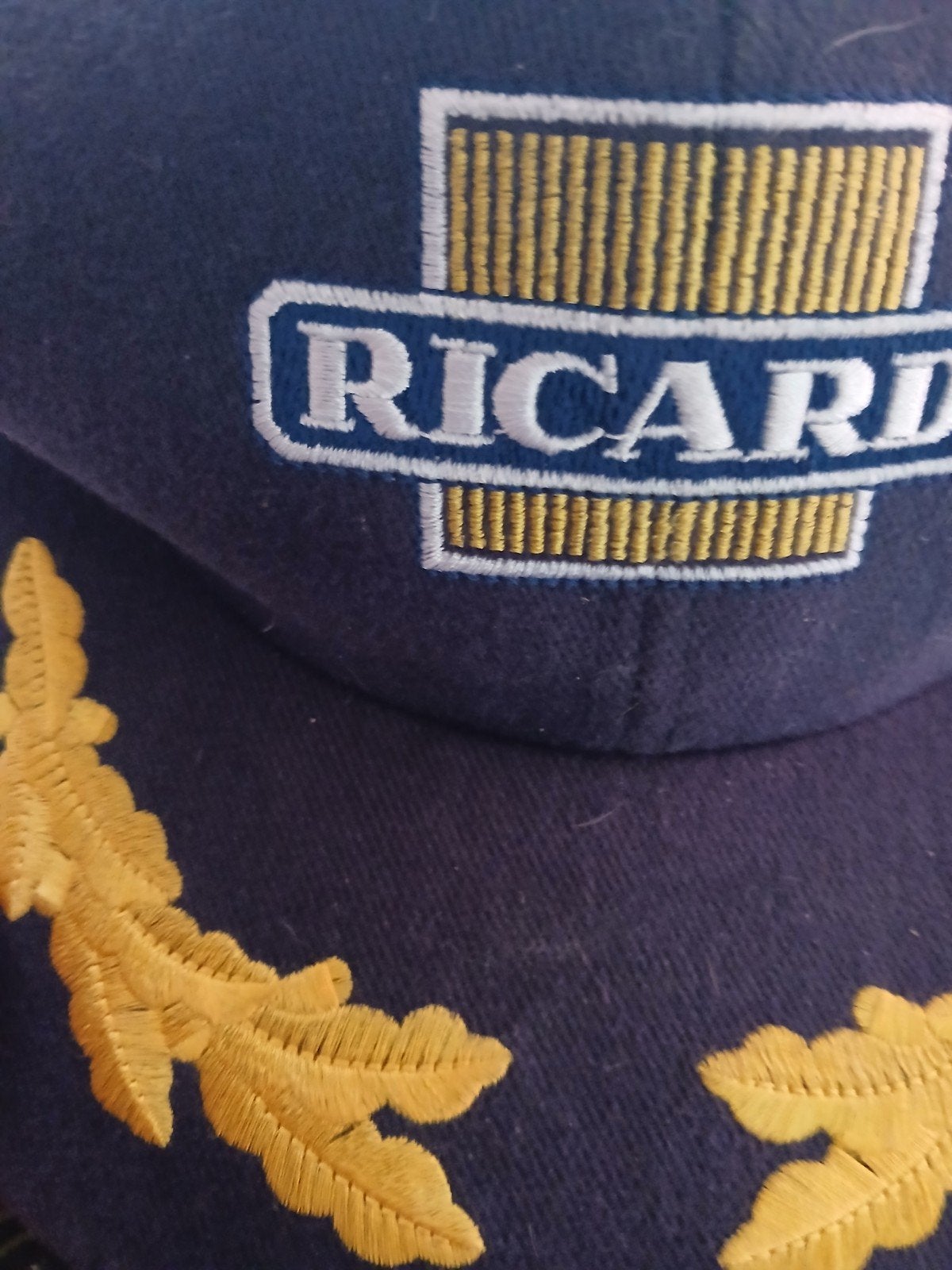 chapeau ricard, Enlèvement ou Envoi, Casquette