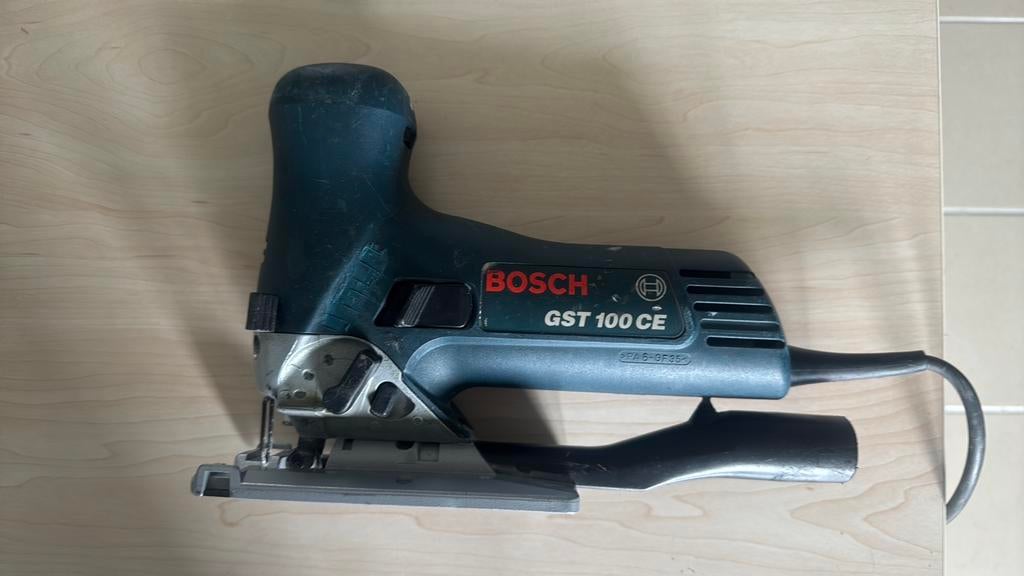 Wip zaag bosch GST 100 CE, Ophalen, Gebruikt, 600 tot 1200 watt, 30 tot 70 mm