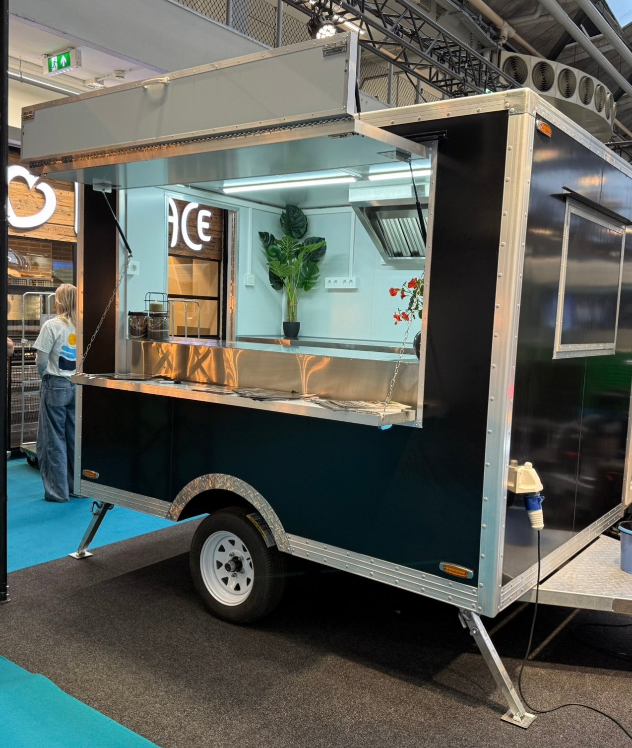 Footrailer foodtruck, Zakelijke goederen, Stock en Retail | Verkoopwagens, Ophalen