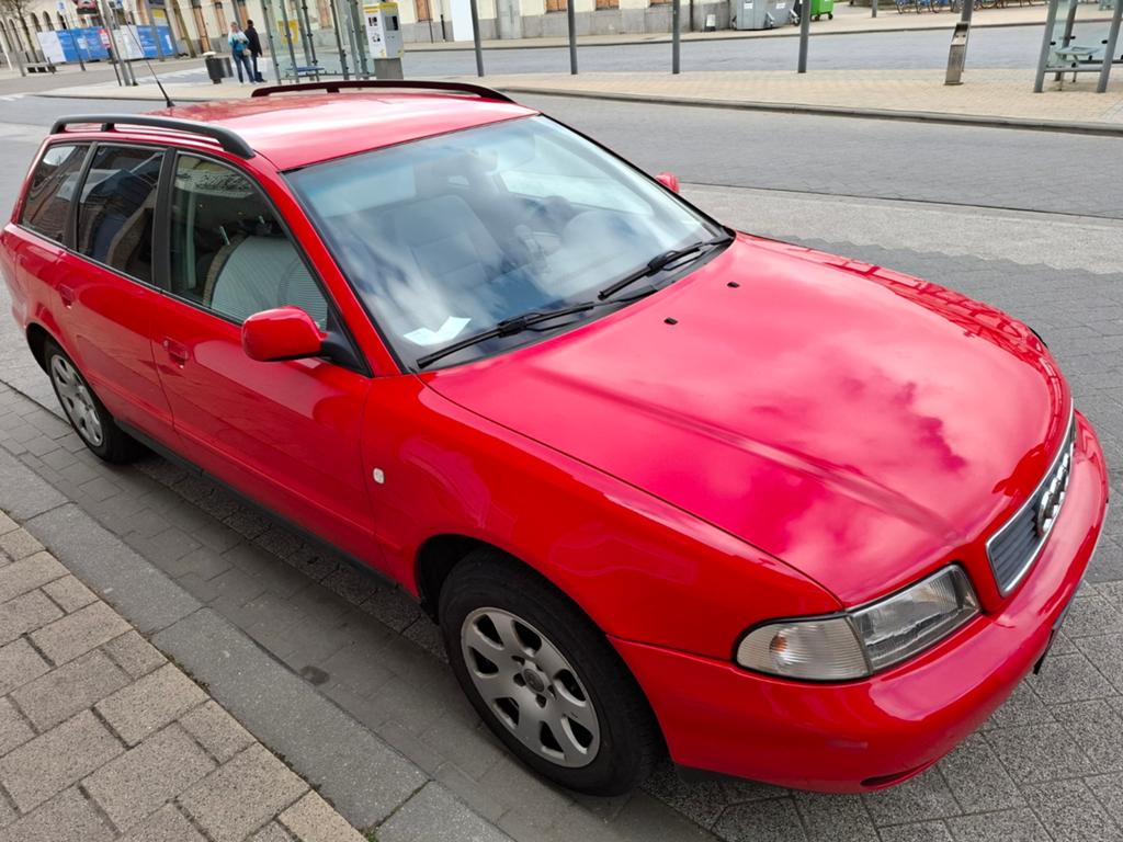 Audi A4 te koop, Autos, Rouge, 75 kW, Boîte manuelle, A4
