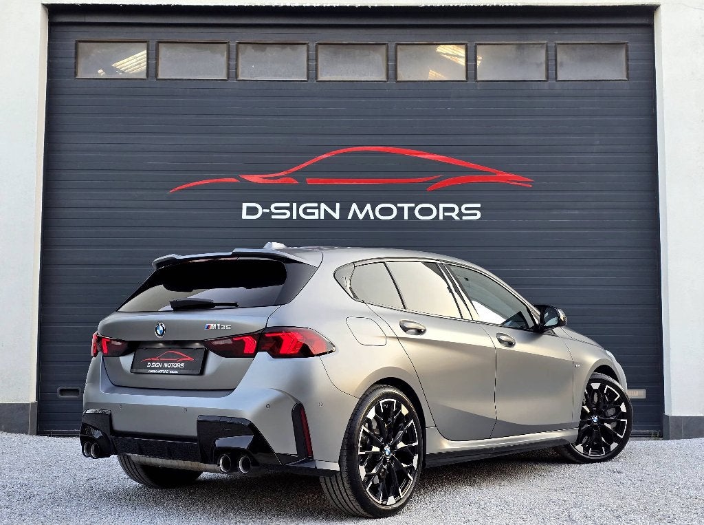 BMW M135iXA (300pk) M SPORT PACK PRO 2024 27.147km, Auto's, Automaat, 1 Reeks, 4 cilinders, Parkeerassistent