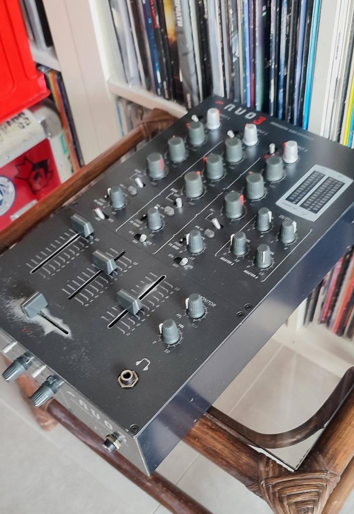Table de mixage ECLER nuo 3, Musique & Instruments, Tables de mixage, Utilisé, Moins de 5 canaux, Entrée micro, Enlèvement