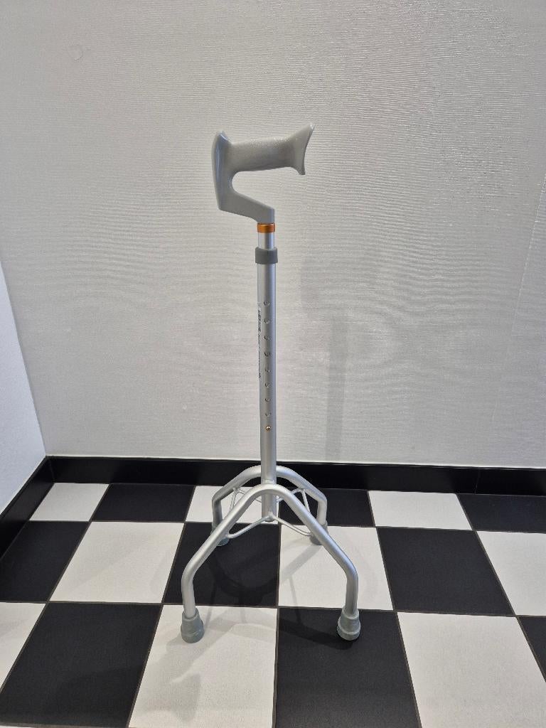 Vierpoot wandelstok, Diversen, Verpleegmiddelen, Ophalen, Zo goed als nieuw