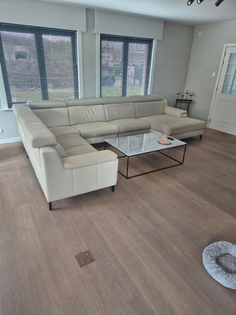 Grote salon voor 7 personen, Ophalen