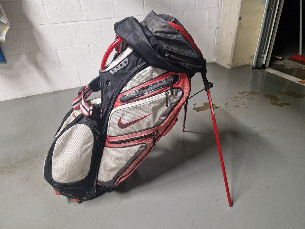 Nike golf draagtas + Titleist golf draagtas, Sport en Fitness, Golf, Ophalen, Gebruikt, Tas