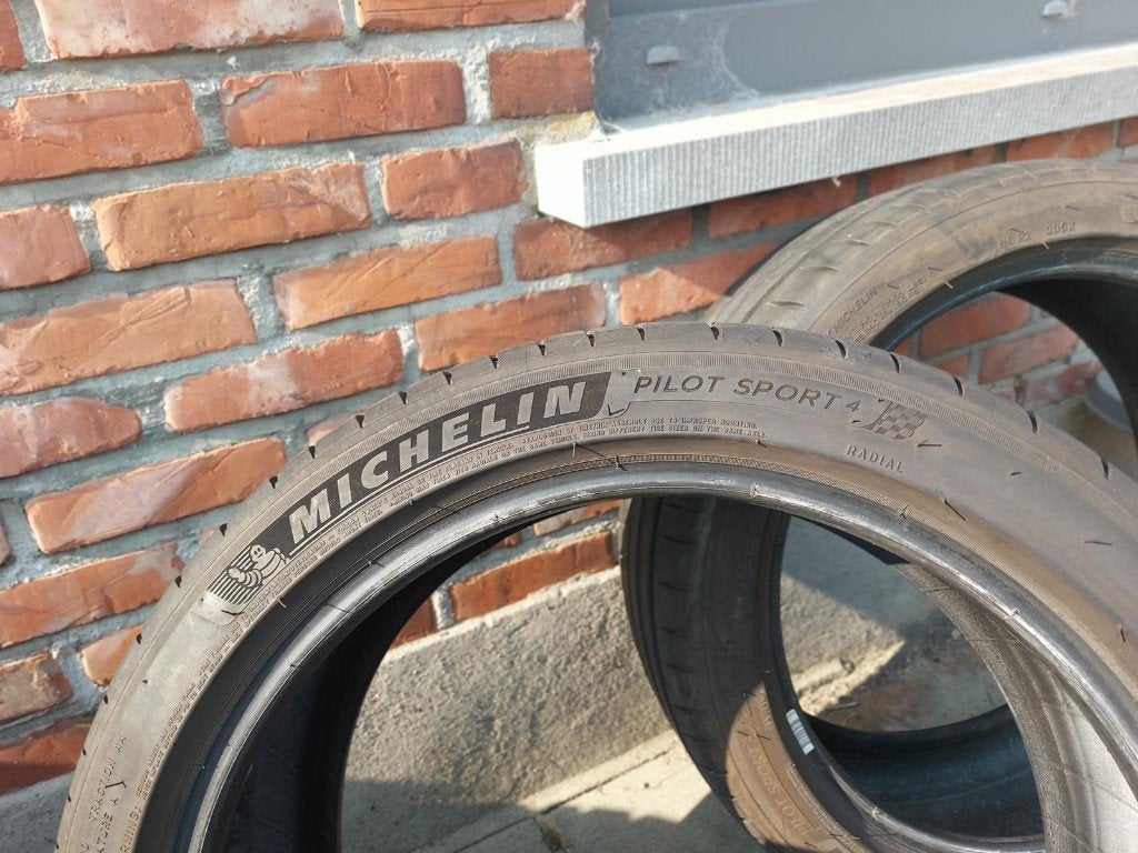 Te koop < Michelin Pilot Sport 4 Zomer banden >, Auto-onderdelen, Banden en Velgen, Band(en), Personenwagen, Zomerbanden, Ophalen