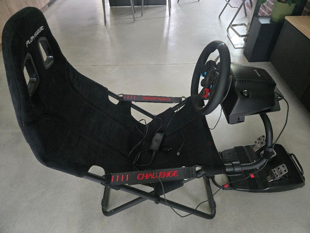 Logitech G27 + Playseat PS5, Ophalen, Gebruikt, Stuur of Pedalen, PlayStation 5