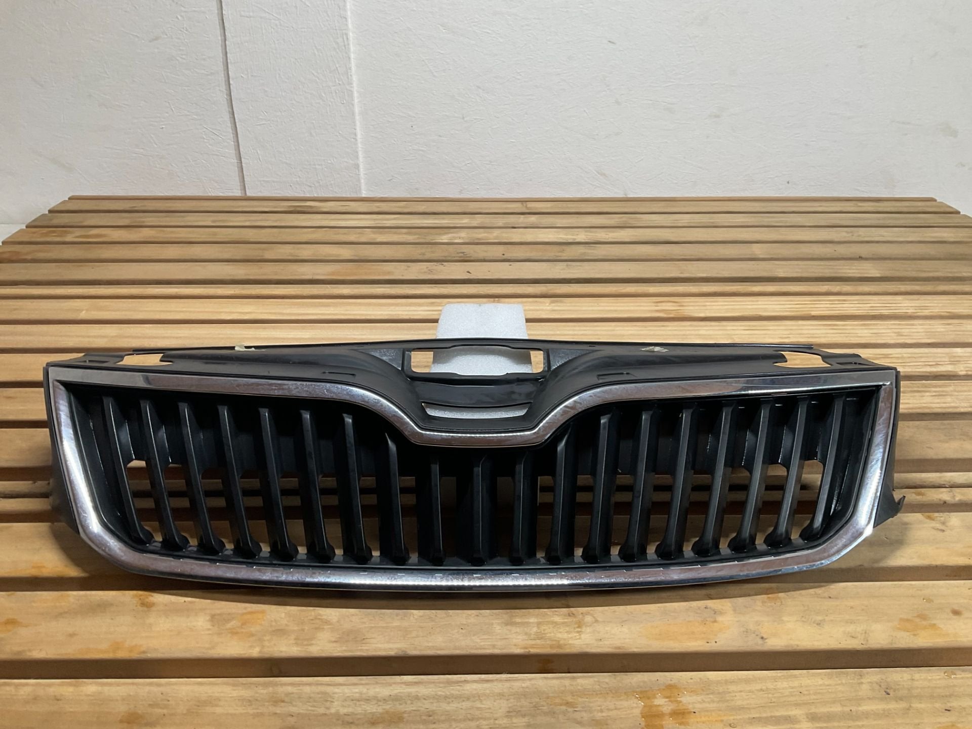 Bumper Grill Skoda Rapid NH 2012 5JA853668 grill SK-012, Tr. Vaclava Klementa 869
293 01  Mlada Boleslav, CZ, Skoda, Skoda Auto a.s.
