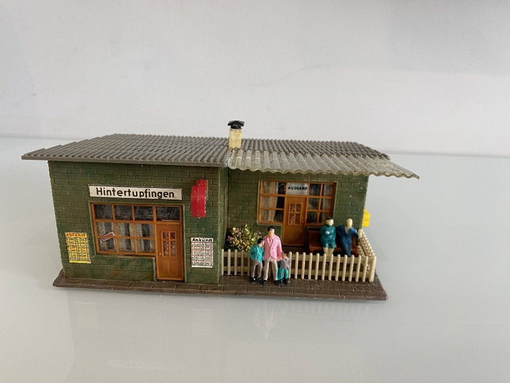 HO Faller B-91 halte station (394*4), Hobby & Loisirs créatifs, Trains miniatures | HO, Autres marques, Enlèvement ou Envoi, Utilisé