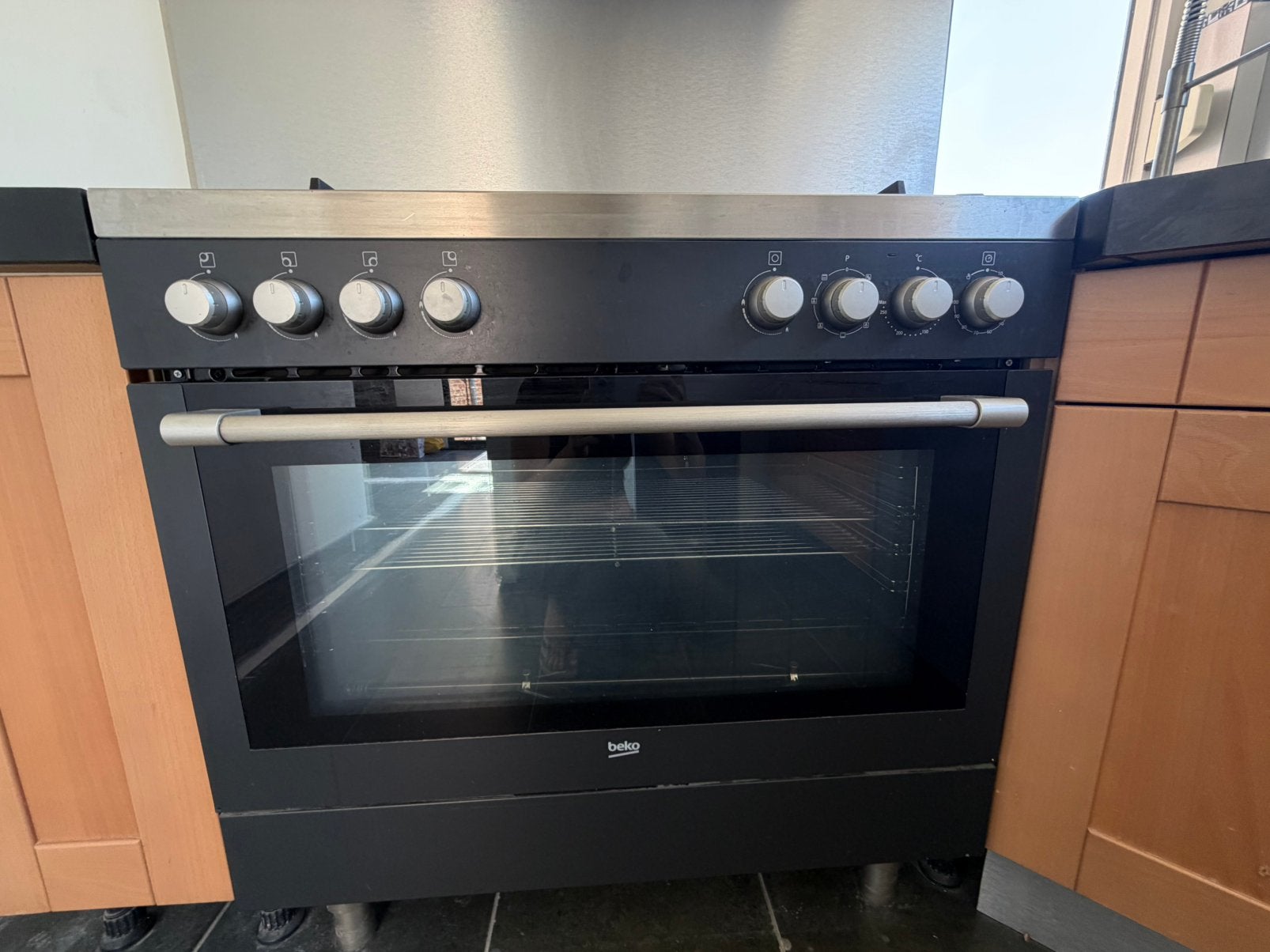 Cuisinière à gaz Beko Siemens avec four et hotte, Enlèvement, Comme neuf