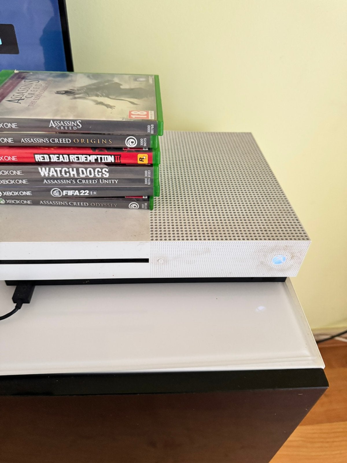 Xbox One S, Games en Spelcomputers, Spelcomputers | Xbox One, Met 2 controllers, Xbox One S, Ophalen of Verzenden, Zo goed als nieuw