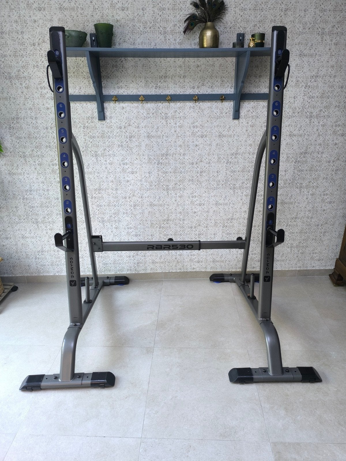 Domyos RBR530 Squat rack + Bench press (Très bon etat)., Sports & Fitness, Équipement de fitness, Enlèvement, Utilisé, Bras