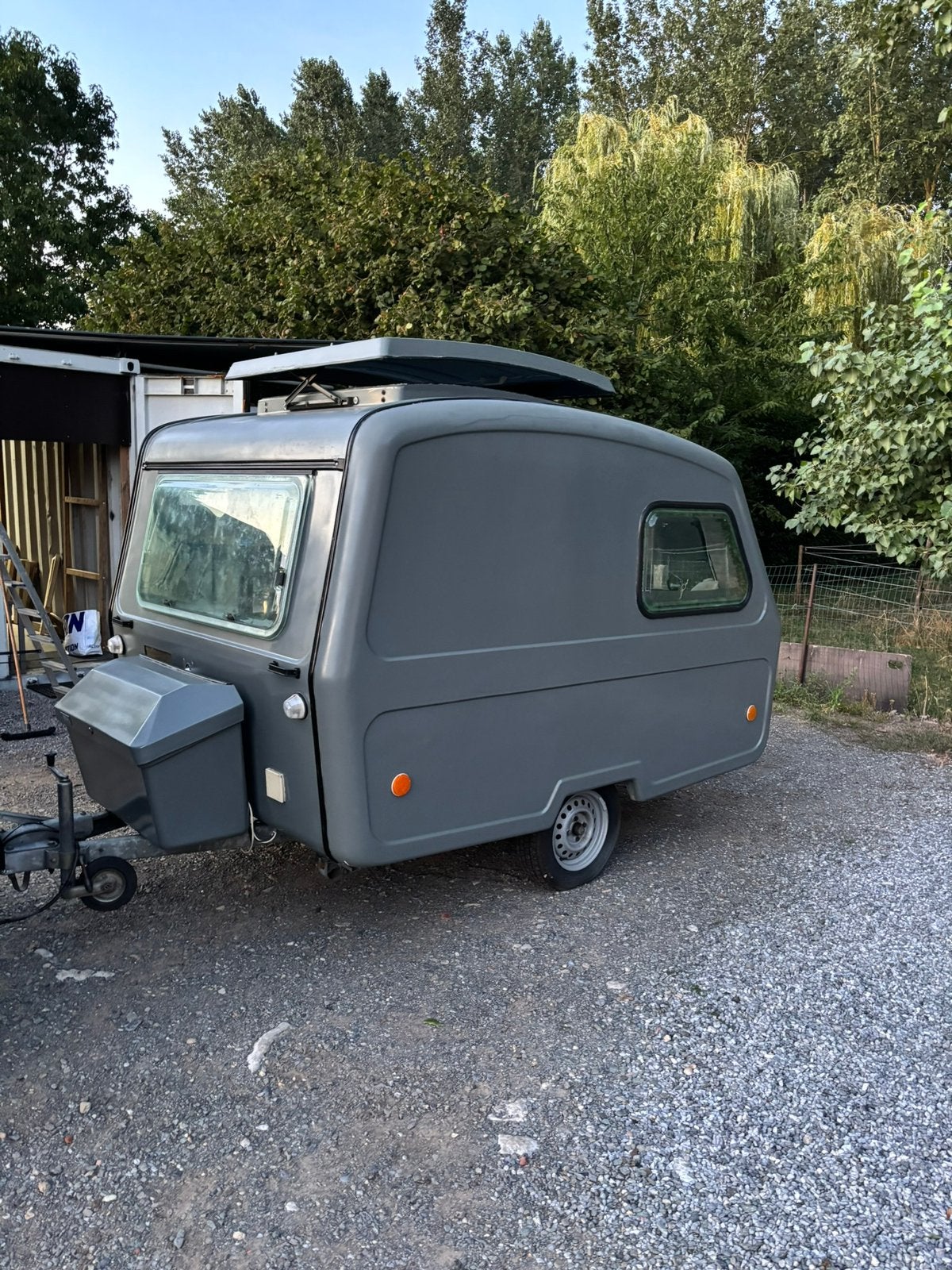 Niewiadow N126 – Compacte, lichte en praktische caravan, Particulier