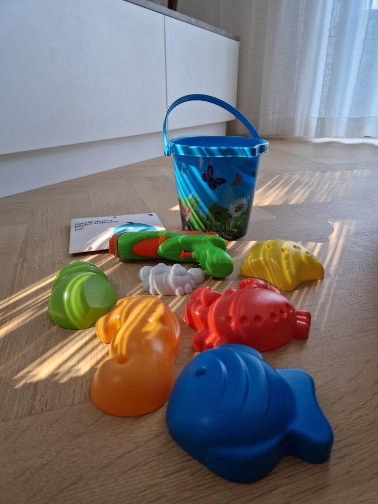 Faites plaisir au petit avec ces jouets de plage colorés, Enlèvement, Neuf