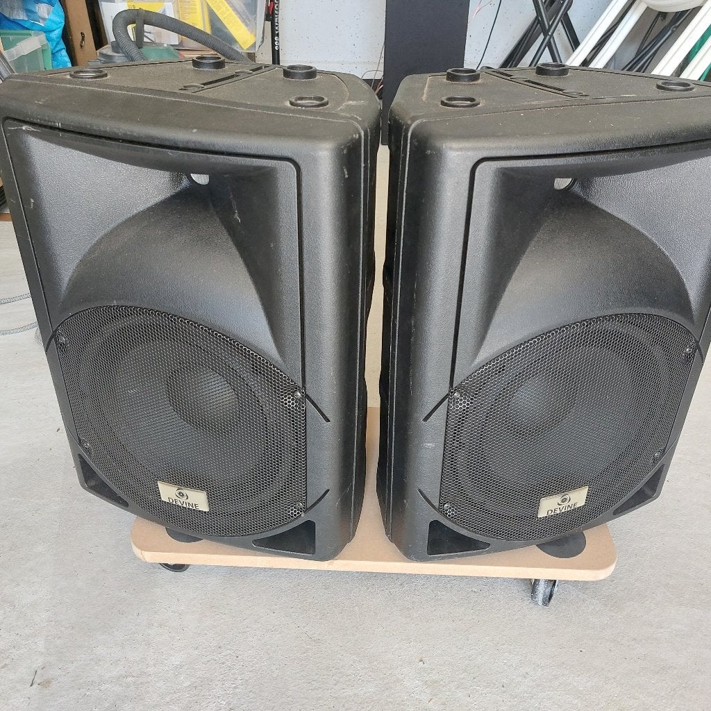 2 actieve luidsprekers Devine 10", Muziek en Instrumenten, Ophalen of Verzenden, Gebruikt, Minder dan 500 watt, P.A.