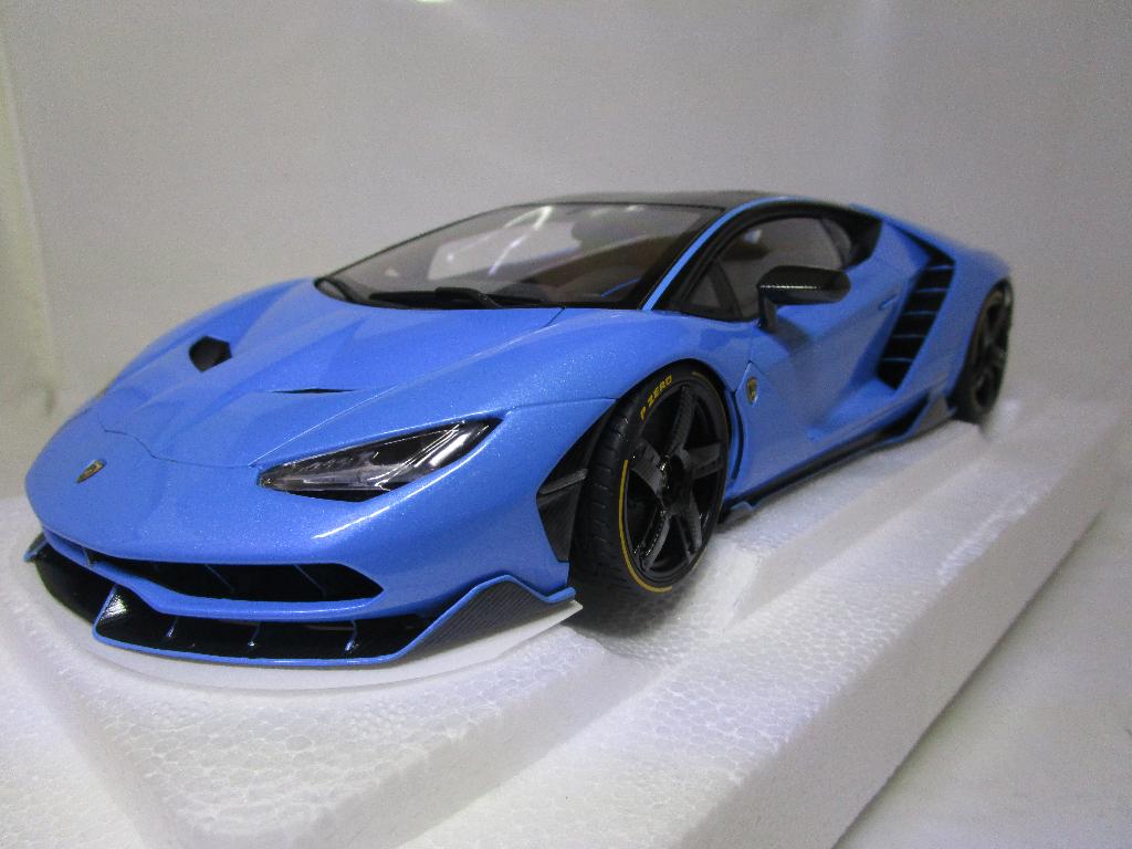 autoart 1:18 lamborghini centenario, Hobby & Loisirs créatifs, Voitures miniatures | 1:18, Enlèvement ou Envoi, Comme neuf, Voiture