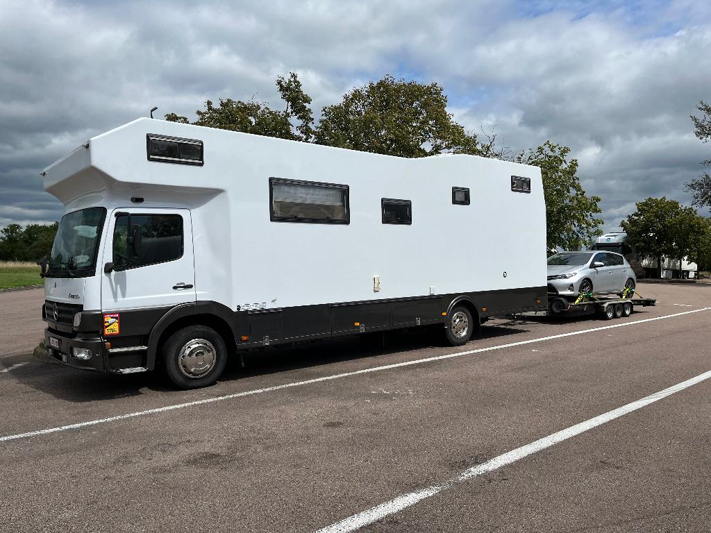 Mercedes Atego Mobilhome Motorsport Camper, Caravans en Kamperen, Mobilhomes, Chemisch toilet, Alkoof, Ringverwarming, Roue de secours