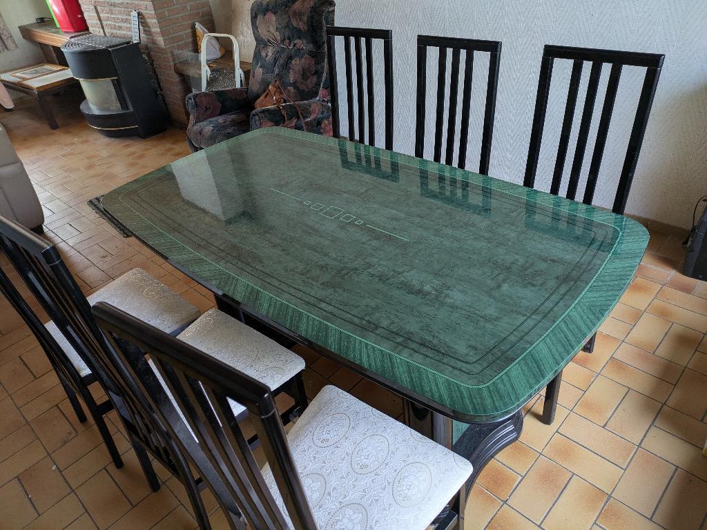 Tafel en 6 stoelen, Ophalen, Kunststof, Gebruikt, 50 tot 100 cm