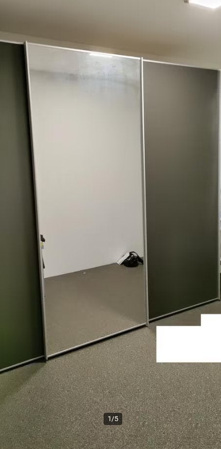 Kleerkast - 3 deuren - trage sluiting - ladekast ingewerkt, Huis en Inrichting, Kasten | Kleerkasten, Ophalen, Zo goed als nieuw