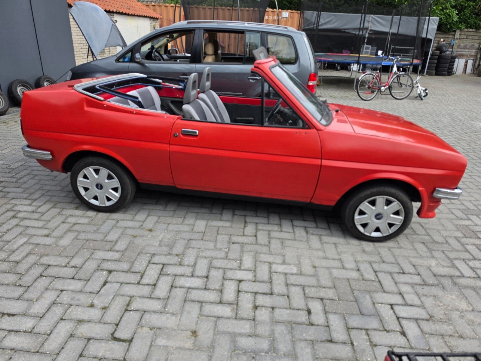 Ford Fiesta MK1 Cabriolet 1981 € 5000 euro, Autos, Rouge, Achat, Cabriolet, Boîte manuelle