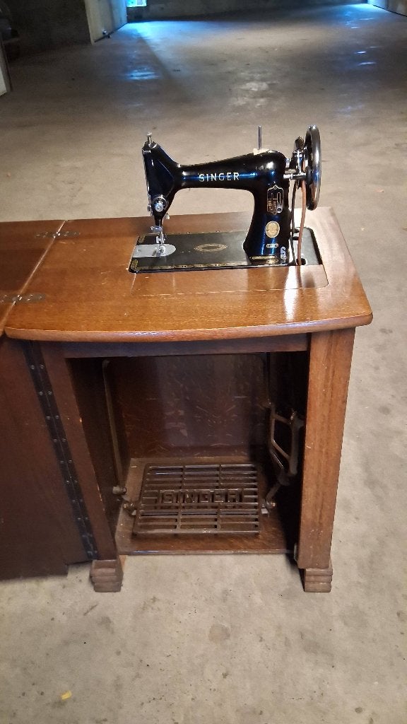 MACHINE A COUDRE SINGER À PÉDALE TRÈS BONNE ÉTAT, Enlèvement