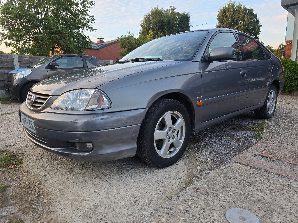 Toyota Avensis Attica 1.6 essence 104 262 km, Argent ou Gris, Achat, Avensis, 4 portes