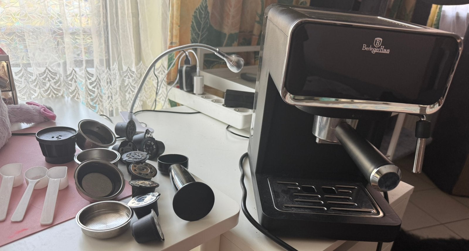 Berlinger Haus (touchscreen) Espressomachine met accessoires, Ophalen, Zo goed als nieuw, Stoompijpje