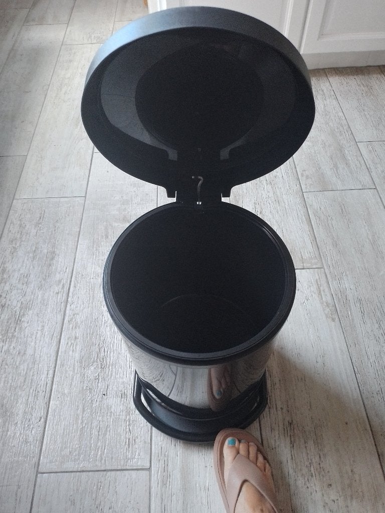 Zwarte vuilnisbak, Maison & Meubles, Accessoires pour la Maison | Poubelles, Enlèvement, Comme neuf, Synthétique, À pédale
